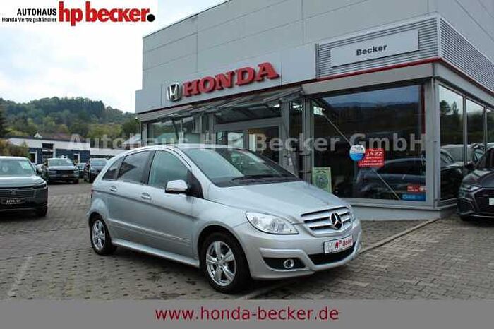 Mercedes-Benz B 200 NAVI WINTERRÄDER AHK GEPFLEGT