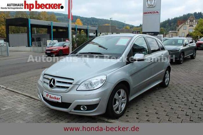 Mercedes-Benz B 200 NAVI WINTERRÄDER AHK GEPFLEGT